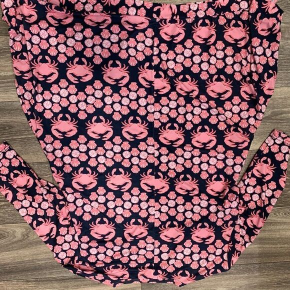 Simply Southern coastal look tunic.  Size: M.  Crabs and Shells!  Super cute! - Picture 4 of 4